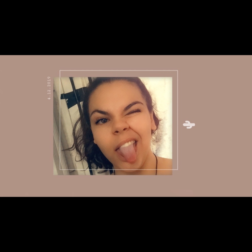 Meet your Posher, Abigail